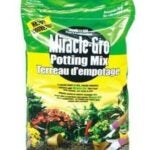 Miracle-Gro 72723430 Potting Mix, Solid, Dark Brown, 17.6 L Bag