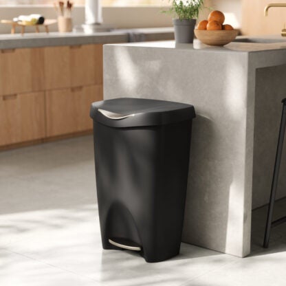 Umbra 084200-047 50 L Brim Trash Can with Lid - Black/Nickel